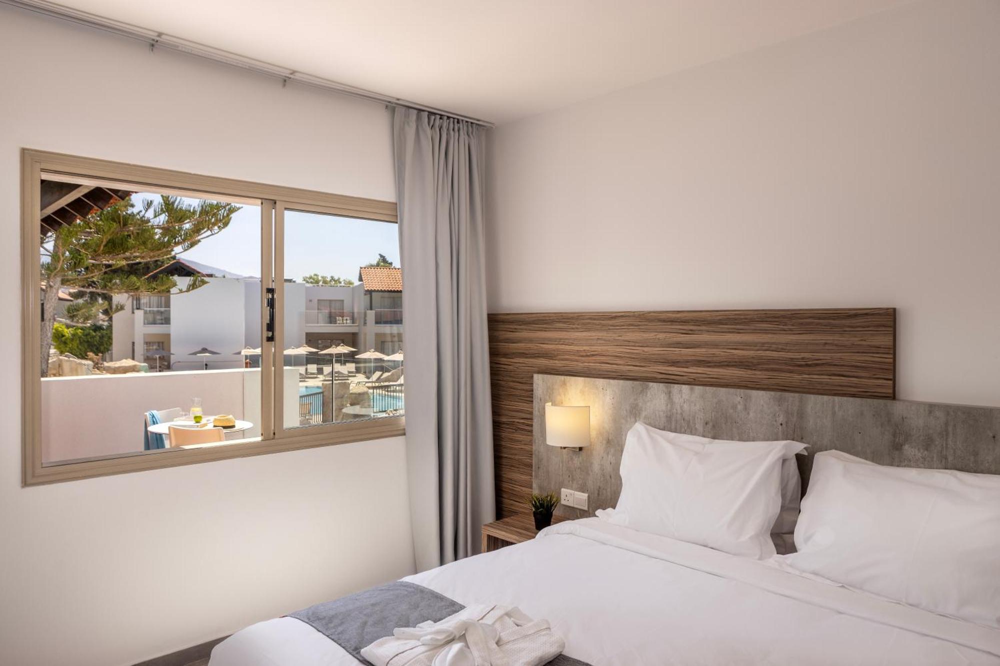 Kapetanios Aqua Resort Coral Bay Exteriér fotografie